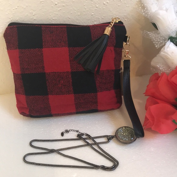 Red Check Plaid Wristlet bag - Picture 4 of 5